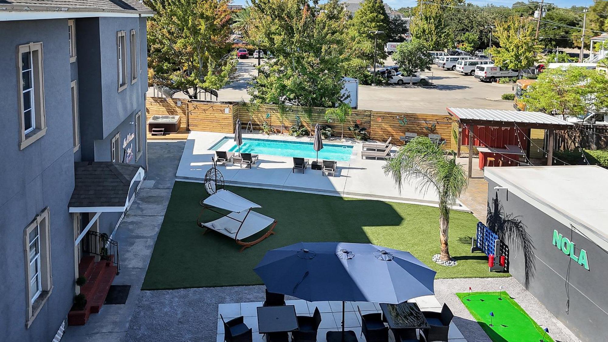 Sleeps 24-spacious Near Fq W Pool Hotel