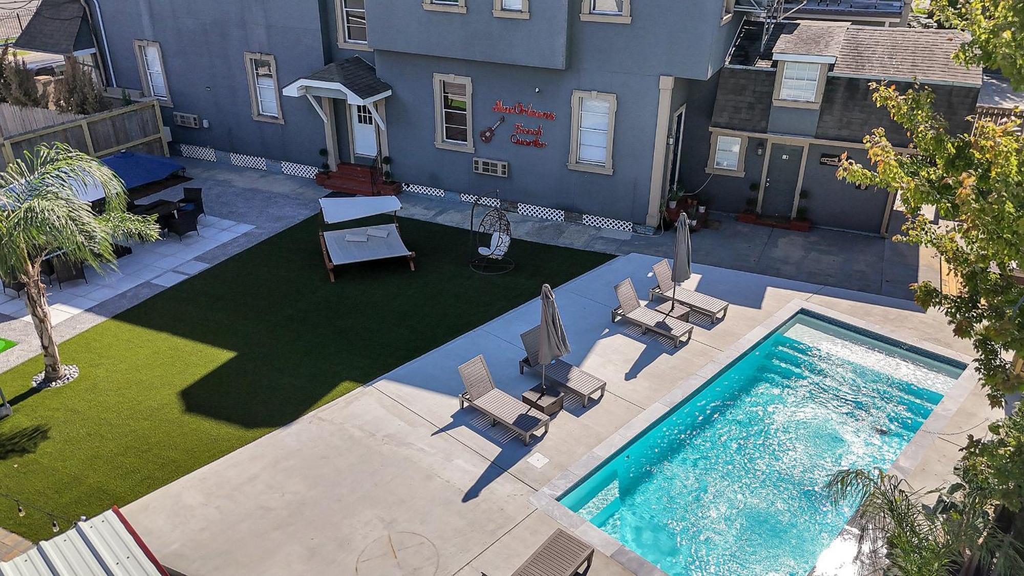 Hotel Sleeps 24-spacious Near Fq W Pool New Orleans