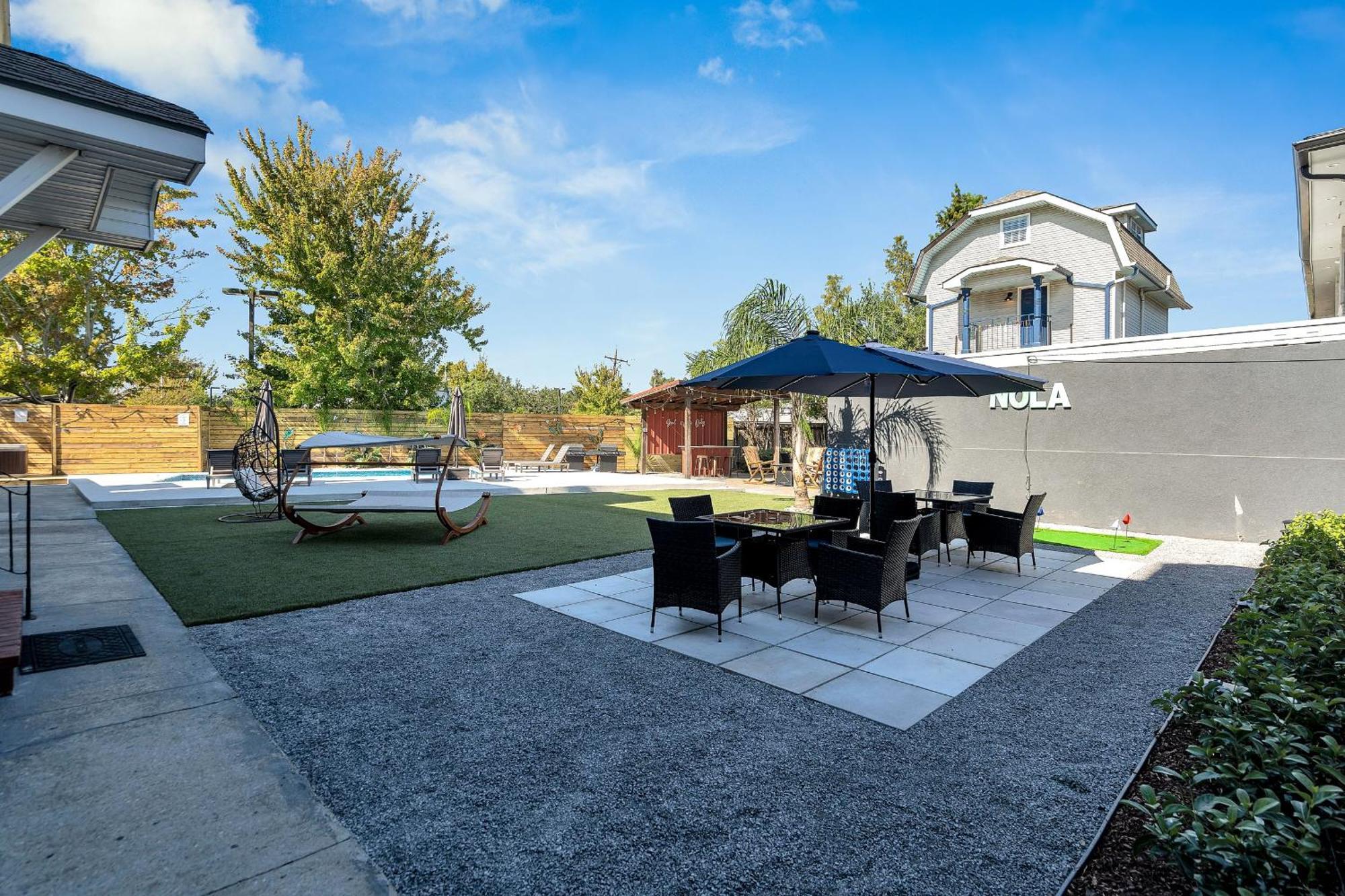 Sleeps 24-spacious Near Fq W Pool Hotel *