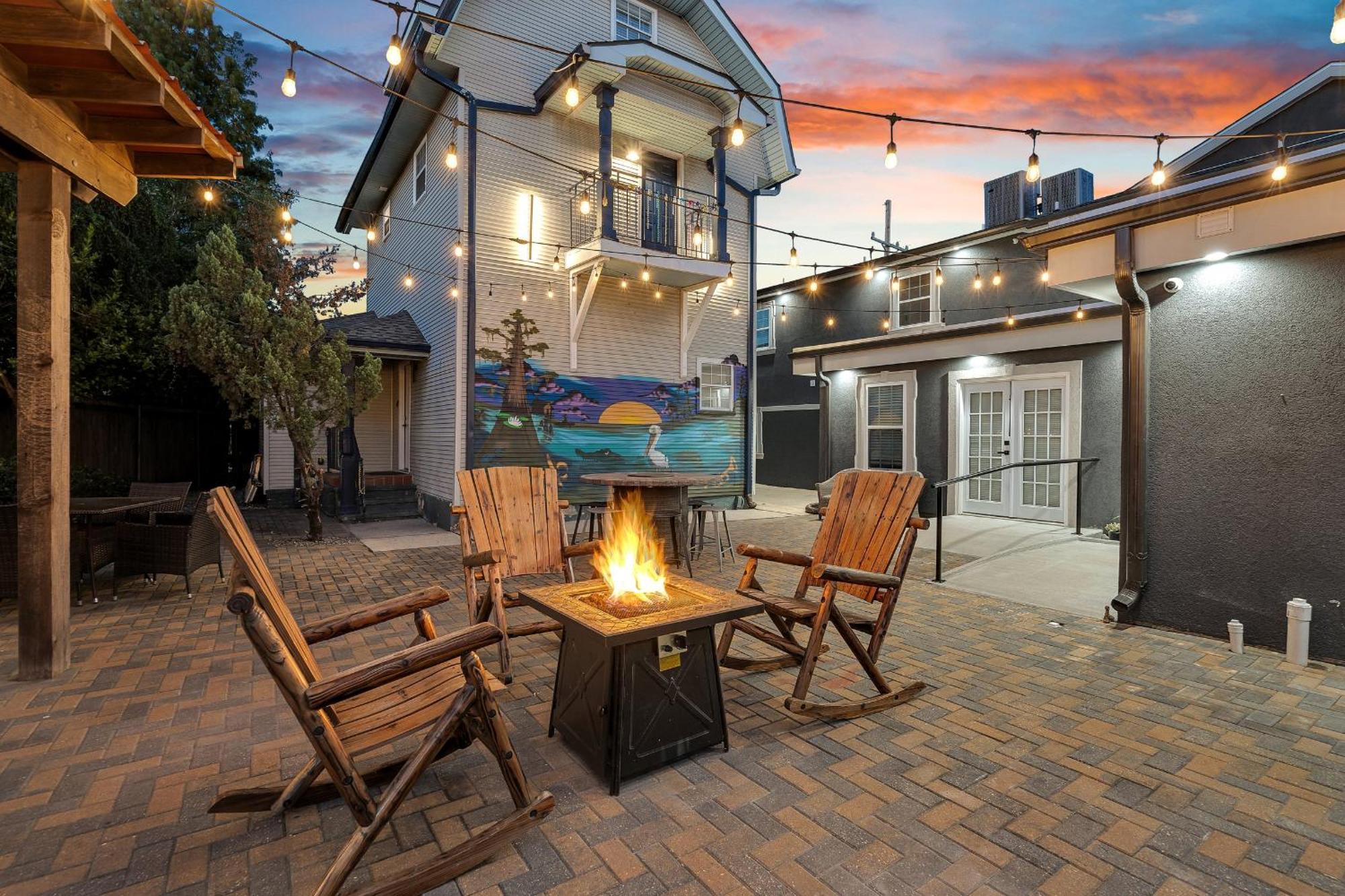 Sleeps 24-spacious Near Fq W Pool Hotel *