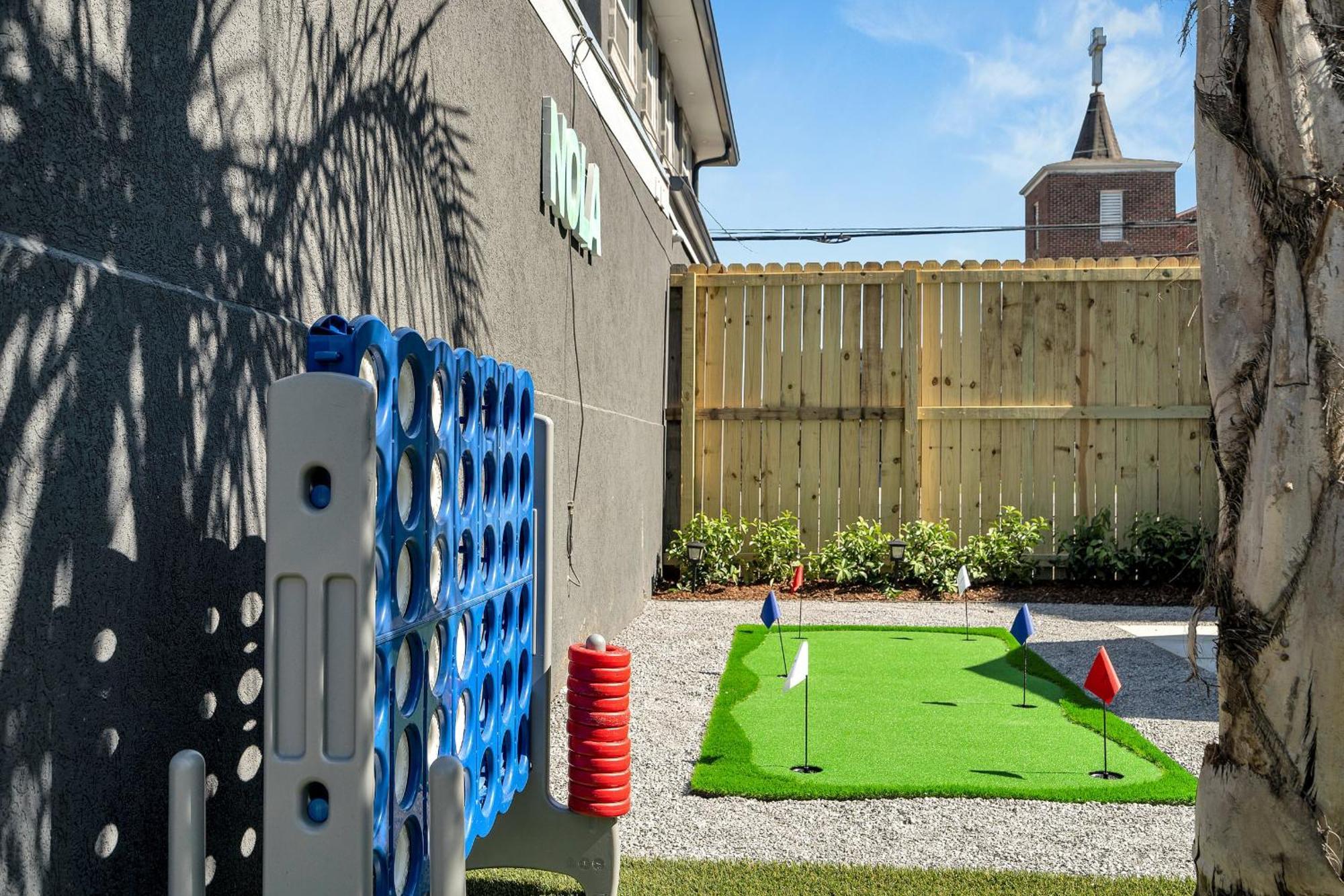 Sleeps 24-spacious Near Fq W Pool Hotel