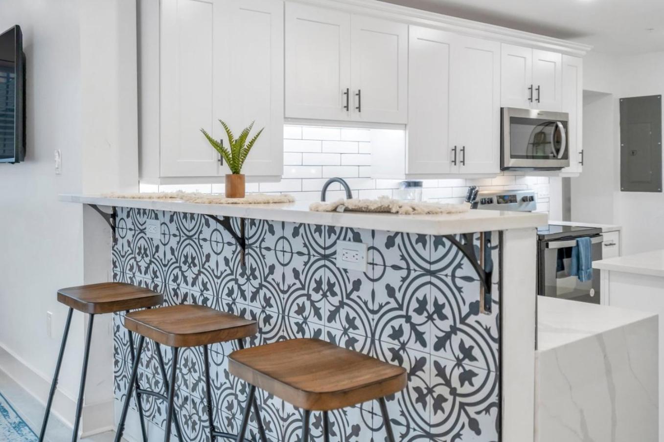Sleeps 24-spacious Near Fq W Pool Hotel